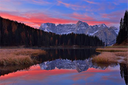 simsearch:400-05668316,k - Misurina Lake with Sorapis at Sunrise in Autumn, Cadore, Belluno District, Veneto, Dolomites, Alps, Italy Stock Photo - Premium Royalty-Free, Code: 600-08082939