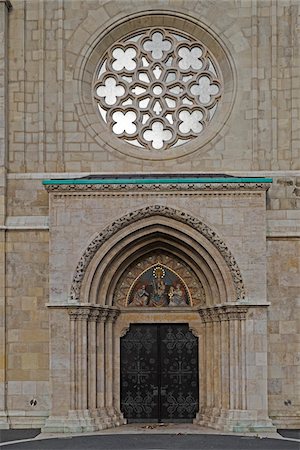 Entrance and Rose Window of Matthias Church, Budapest, Hungary Stock Photo - Premium Royalty-Free, Code: 600-08212970