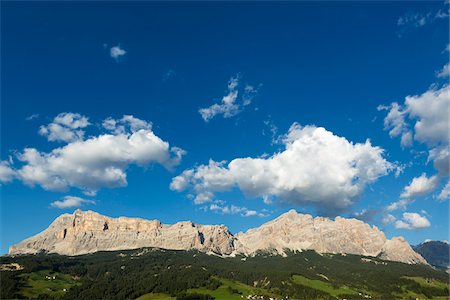 simsearch:700-07698674,k - Scenic view of the Stone of Cross Group on the left and the Cunturines Group on the right, Fanes Alps, Fanes Sennes Braies Nature Park, Badia Valley, Dolomites, Trentino Alto Adige, South Tyrol, Italy Stock Photo - Premium Royalty-Free, Code: 600-08416772