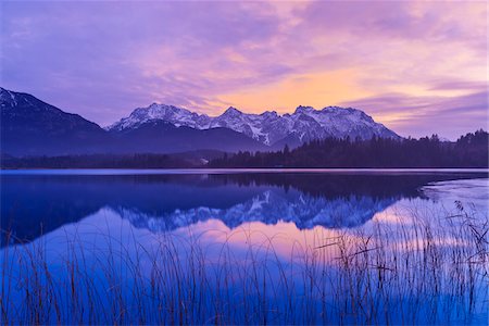 simsearch:600-06038292,k - Karwendel Mountains Reflected in Lake Barmsee, Krun, Upper Bavaria, Bavaria, Germany Photographie de stock - Premium Libres de Droits, Code: 600-08639157