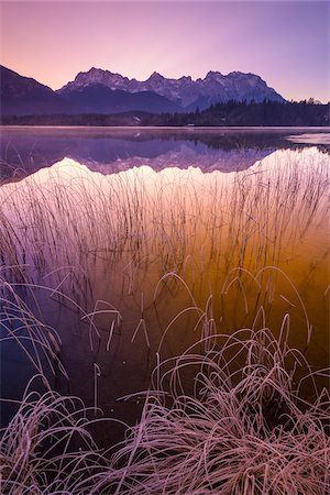 simsearch:600-06038292,k - Karwendel Mountains Reflected in Lake Barmsee, Krun, Upper Bavaria, Bavaria, Germany Photographie de stock - Premium Libres de Droits, Code: 600-08639159