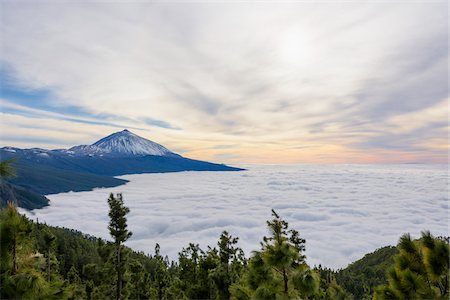 Pico del Teide Mountain with Clouds, Parque Nacional del Teide, Tenerife, Canary Islands, Spain Stock Photo - Premium Royalty-Free, Code: 600-08783059