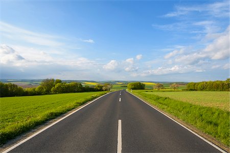 simsearch:600-03171596,k - Road in Countryside in Spring, Birkenfeld, Franconia, Bavaria, Germany Stock Photo - Premium Royalty-Free, Code: 600-08865409