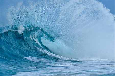 Big dramatic wave in the Pacific Ocean at Oahu, Hawaii, USA Stock Photo - Premium Royalty-Free, Code: 600-08986236