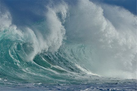 simsearch:600-01030175,k - Big dramatic wave in the Pacific Ocean at Oahu, Hawaii, USA Stock Photo - Premium Royalty-Free, Code: 600-08986243
