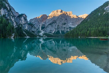 Scenic view of Croda del Becco (Seekofel) reflected in Braies Lake (Lago di Braies) in the Bolzano Province (South Tyrol) Dolomites, Italy Stock Photo - Premium Royalty-Free, Code: 600-09022466