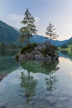 simsearch:600-04424934,k - Small rock island with trees on Lake Hintersee with mountains at dawn at Ramsau in the Berchtesgaden National Park in Upper Bavaria, Bavaria, Germany Stock Photo - Premium Royalty-Free, Code: 600-09022463