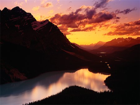 simsearch:841-07590044,k - Sunset over Peyto Lake Banff National Park Alberta, Canada Stock Photo - Premium Royalty-Free, Code: 600-00018786