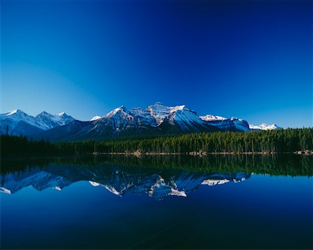 simsearch:600-06125581,k - Herbert Lake, Jasper Parkway Banff National Park Alberta, Canada Stock Photo - Premium Royalty-Free, Code: 600-00033771