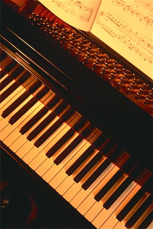 simsearch:6102-03748485,k - Close-Up of Piano Stock Photo - Premium Royalty-Free, Code: 600-00046469