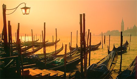 fog icon - Gondolas at Sunrise, San Giorgio Lake Maggiore, Venice, Italy Stock Photo - Premium Royalty-Free, Code: 600-00043068