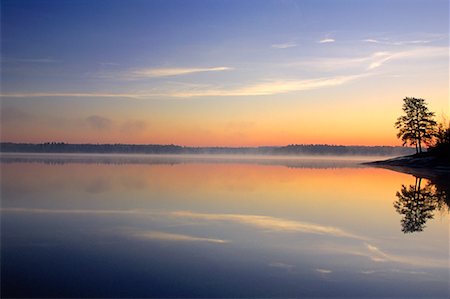 simsearch:700-00022194,k - Caddy Lake at Sunrise, Whiteshell Provincial Park, Manitoba, Canada Foto de stock - Sin royalties Premium, Código: 600-00059334