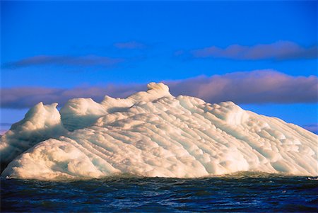 simsearch:600-00045917,k - Iceberg dans le détroit de Jones Grise Fiord, Nunavut, Canada Photographie de stock - Premium Libres de Droits, Code: 600-00050867