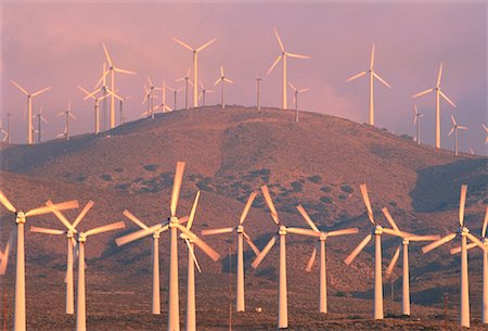 simsearch:600-00819426,k - Wind Turbines in Haze on Hill California, USA Foto de stock - Royalty Free Premium, Número: 600-00052882