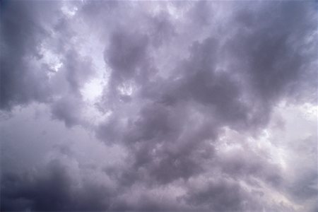 simsearch:600-00045917,k - Nuages dans le ciel d'orage Photographie de stock - Premium Libres de Droits, Code: 600-00063440