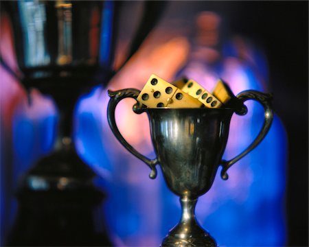 Dominoes in a Trophy Foto de stock - Sin royalties Premium, Código: 600-00091816