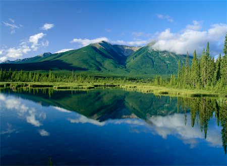 simsearch:841-07590044,k - Sundance Range, Vermilion Lakes, Banff National Park, Alberta, Canada Stock Photo - Premium Royalty-Free, Code: 600-00174064