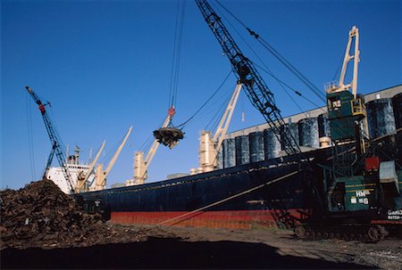 simsearch:700-03368682,k - Loading Scrap Iron onto Ship, Duluth, Minnesota, USA Stock Photo - Premium Royalty-Free, Code: 600-00174114