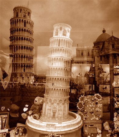 Reflection in Shop Window, Pisa, Italy Stock Photo - Premium Royalty-Free, Code: 600-00175815