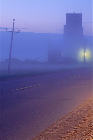 Foggy Dawn near Grandview, Manitoba, Canada Stock Photo - Premium Royalty-Free, Code: 600-00172330