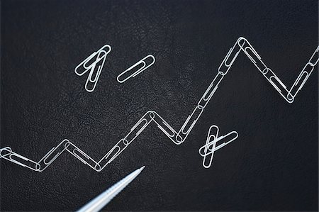 Line Graph Made of Paper Clips Photographie de stock - Premium Libres de Droits, Code: 600-00608294