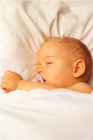 simsearch:600-01260332,k - Baby Sleeping Stock Photo - Premium Royalty-Free, Code: 600-00795692