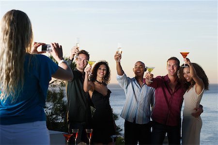 People Taking Picture at Party Foto de stock - Sin royalties Premium, Código: 600-00823389