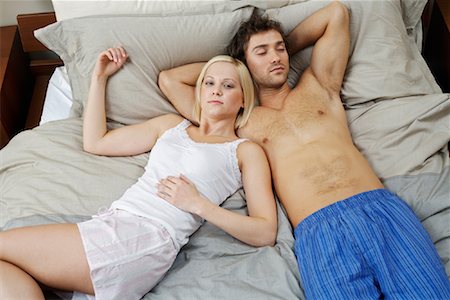 Couple in Bed Foto de stock - Sin royalties Premium, Código: 600-00917189