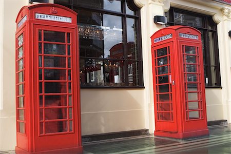 red call box - Phone Booths, London, England Stock Photo - Premium Royalty-Free, Code: 600-00910519