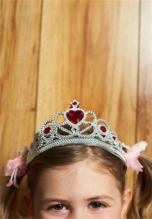 diver - Portrait de jeune fille habillée comme une princesse Photographie de stock - Premium Libres de Droits, Code: 600-00934375