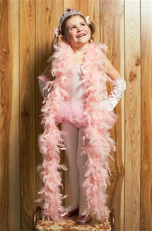 dive - Portrait de jeune fille habillée comme une princesse Photographie de stock - Premium Libres de Droits, Code: 600-00934377