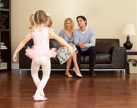 dancing ballerina man - Daughter Dancing For Parents Stock Photo - Premium Royalty-Free, Code: 600-00934399