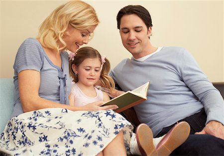 simsearch:600-01639906,k - Family Reading Together Stock Photo - Premium Royalty-Free, Code: 600-00934393