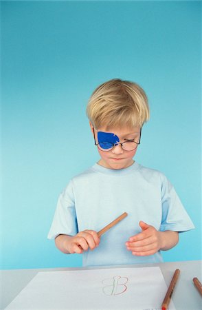 simsearch:700-00550397,k - Portrait of Boy Wearing Eyepatch Stock Photo - Premium Royalty-Free, Code: 600-00954416