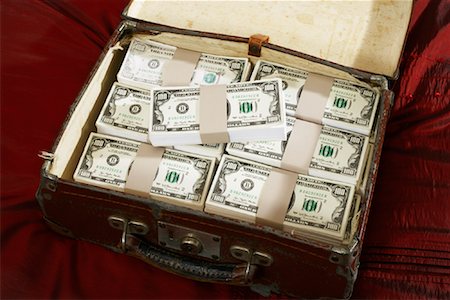 stealing (not forced entry) - Briefcase Full of Money Stock Photo - Premium Royalty-Free, Code: 600-00954716