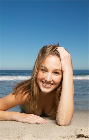 sandi model - Portrait of Woman on the Beach Stock Photo - Premium Royalty-Free, Code: 600-00954990