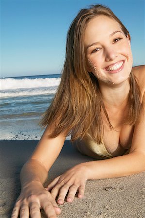 sandi model - Portrait of Woman on the Beach Stock Photo - Premium Royalty-Free, Code: 600-00954991