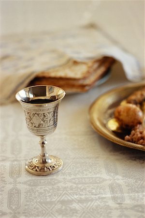 passover kiddush cup - Passover Seder Plate Stock Photo - Premium Royalty-Free, Code: 600-01015331