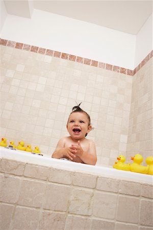 simsearch:600-02348921,k - Baby Taking Bath Stock Photo - Premium Royalty-Free, Code: 600-01015365