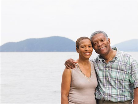 simsearch:700-00515289,k - Portrait of Couple by Water Foto de stock - Sin royalties Premium, Código: 600-01036959