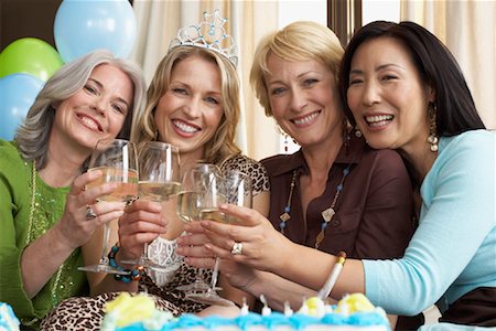 simsearch:700-01185080,k - Women Celebrating Birthday Stock Photo - Premium Royalty-Free, Code: 600-01041824