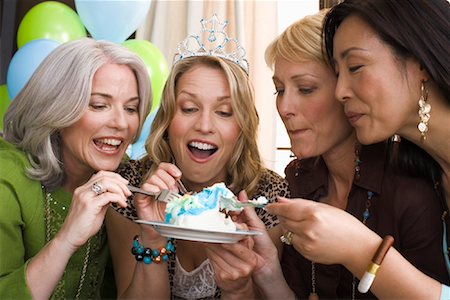 simsearch:600-00847728,k - Women Celebrating Birthday Stock Photo - Premium Royalty-Free, Code: 600-01041825
