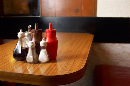 diner interior without people photos - Condiments Stock Photo - Premium Royalty-Free, Code: 600-01042102