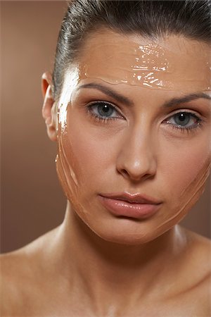 simsearch:700-00910258,k - Woman with Facial Mask Stock Photo - Premium Royalty-Free, Code: 600-01073403