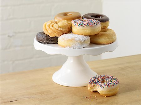 simsearch:600-02377945,k - Tray of Doughnuts Stock Photo - Premium Royalty-Free, Code: 600-01073730