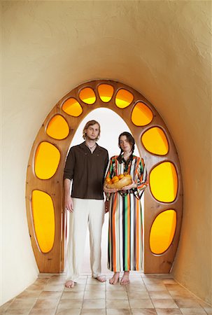 simsearch:600-02201488,k - Portrait of Hippie Couple in Doorway Foto de stock - Sin royalties Premium, Código: 600-01083666