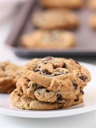 simsearch:600-02033679,k - Chocolate Chip Cookies Stock Photo - Premium Royalty-Free, Code: 600-01099992