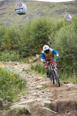 simsearch:853-06120449,k - Man Mountain Biking on Bike Path, Aonach Mor, Scotland Foto de stock - Sin royalties Premium, Código: 600-01110635