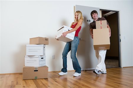simsearch:700-01109929,k - Couple Moving into New Home Stock Photo - Premium Royalty-Free, Code: 600-01111612