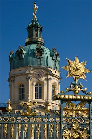 simsearch:600-01579379,k - Exterior of Schloss Charlottenburg, Berlin, Germany Stock Photo - Premium Royalty-Free, Code: 600-01112397
